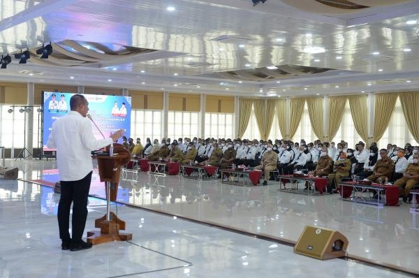 Gubernur Isi Kuliah Umum Pelatihan Kepemimpinan Administrator dan Pengawas di Sumut